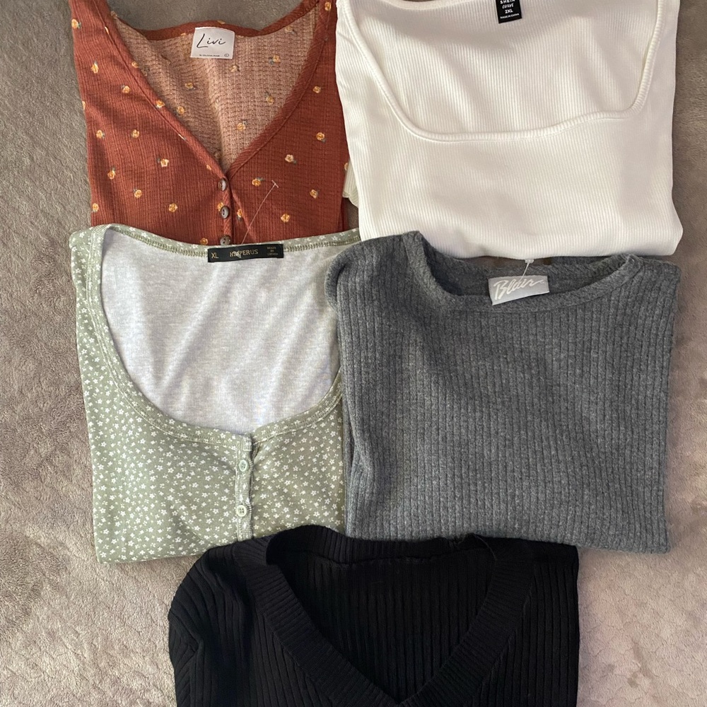 L/XL Crop Top Bundle